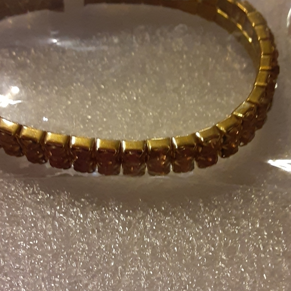 Small Rhinestone Bracelet - Picture 4 of 7